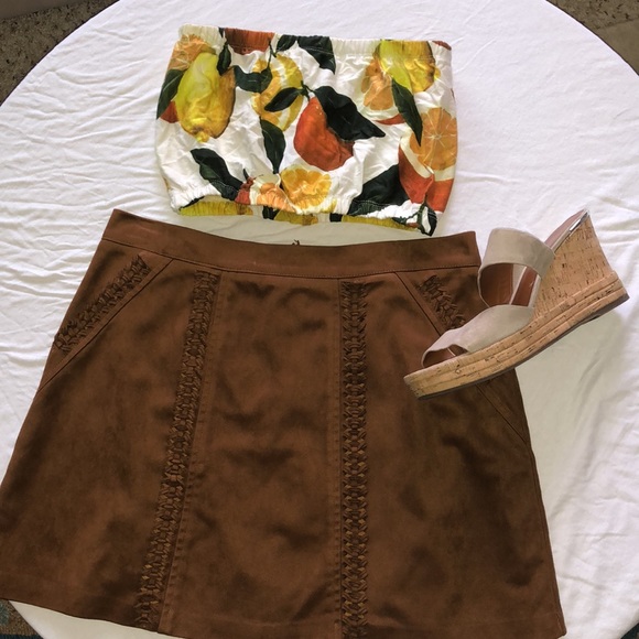 Fruit filled Crop Top - Picture 2 of 4